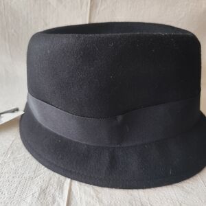 Le Château Black Fedora Hat NWT